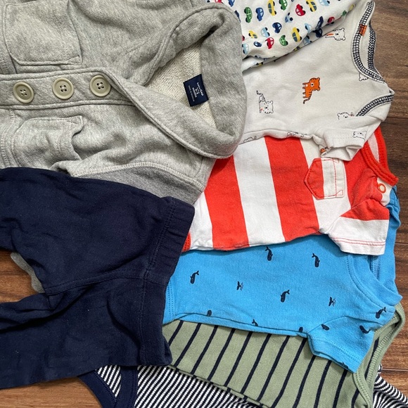 Bundle of boys clothes - Picture 2 of 3